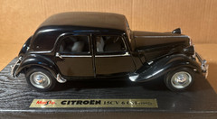 MAISTO 1/18 Scale 1952 CITROEN 15CV, 6 Cly Sedan, Black, good condition