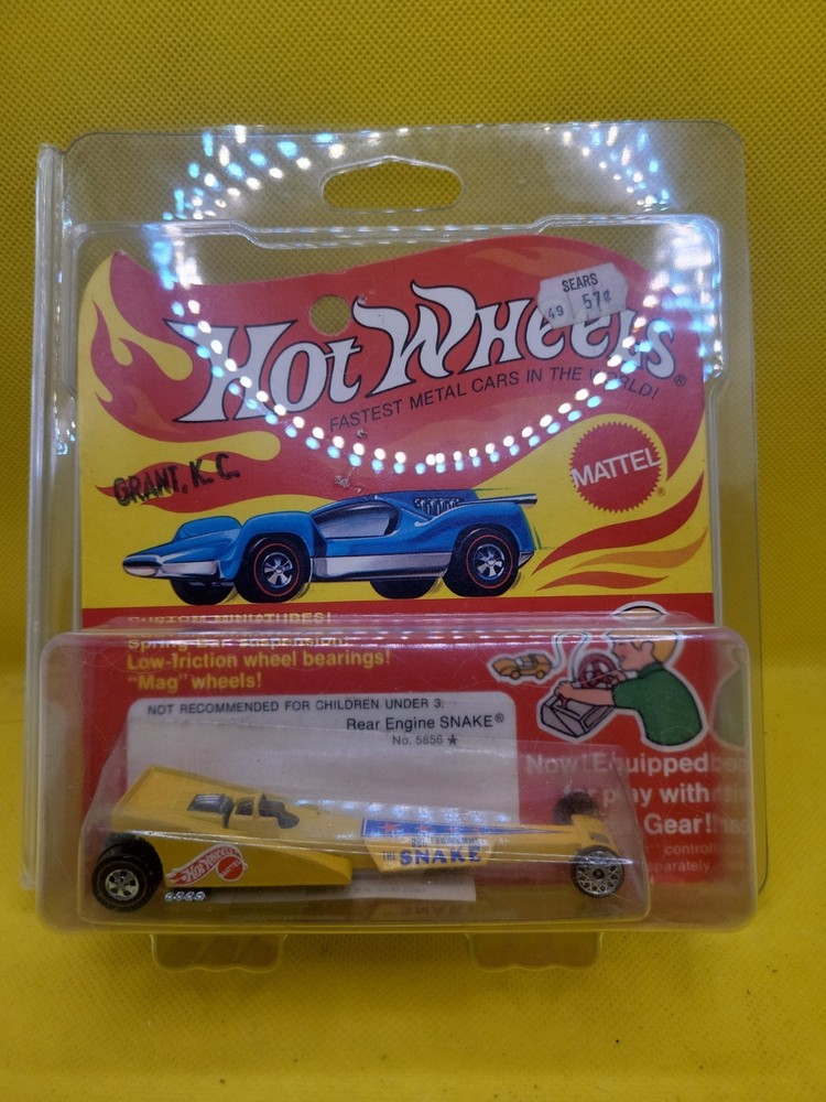Hot Wheels Red Lines Rear Engine Snake Dragster on Card with Protector
