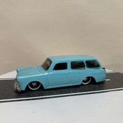 Maisto Design 66-69 1967 VW Volkswagen 1600 Squareback Wagon Light Blue 1:64 NM