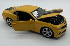 Chevrolet Camaro SS RS 2010 YELLOW 1:24 scale Diecast CAR BY MAISTO BRAND NEW