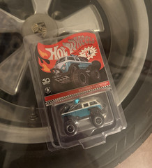 Hot Wheels Red Line Club Volkswagen T1 Rockster 1:64 Blue/White Unopened
