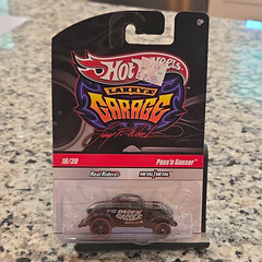 HW Larry’s Garage Pass’n Gasser Real Riders Metal/Metal WITH LARRY’S SIGNATURE