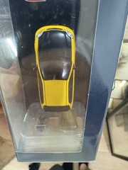 Hobby JAPAN 1:64 1997 Honda Civic Type R EK9 yellow with engine