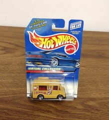 2000 Hot Wheels #144 Virtual Collection Yellow ICE CREAM TRUCK 1:64 diecast