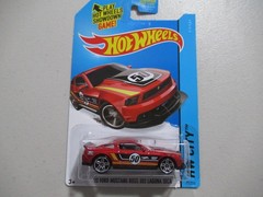 HOT WHEELS 2012 FORD MUSTANG BOSS 302 LAGUNA SECA # 50 NEW 1:64 HW CITY 2014