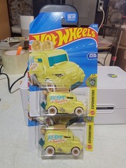 Hot Wheels Yellow Roller Toaster 39/250 Experimotors X2 2026