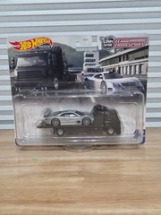 Hot Wheels Premium Team Transport 1997 Mercedes-Benz CLK GTR & Fleet Street