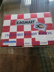 Kinsmart Ford Woody Wagon 1949