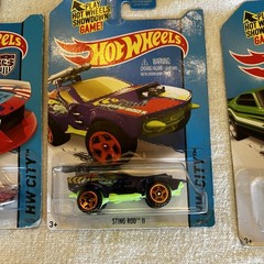 (10) Hotwheels HW City Lot, 2014, 2013 10 Cars With Some Corner Damage