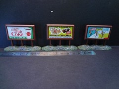 Old Time Outdoor Billboard pack Coca Cola / Planters / Hostess – Loose 1:64 1:87