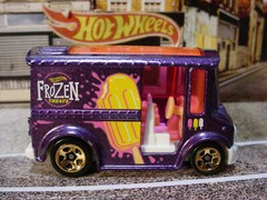 2025 HW CITY Exclusive BREAD BOX ☆purple/pink;FROZEN treats 🍧LOOSE Hot Wheels