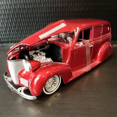 Jada Street Low 1939 Chevy Sedan Delivery Lowrider 1:24 Candy Red Diecast 2001