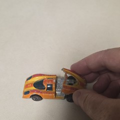 Hot Wheels Porsche 917 1977 1:64 Diecast Car Orange/Yellow/Red Opening Hood