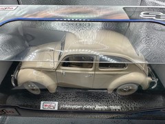 Maisto 1:18 Scale Special Edition Diecast Model Volkswagon Beetle 1955 Kafer Tan