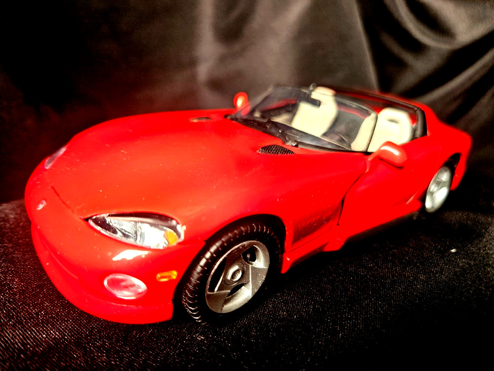 Brookfield 1996 Dodge Viper RT/10 Red 1:24 Scale Inv. #3153