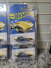 HOT WHEELS 58TH ANNIVERSARY CORVETTE STINGRAY CHASE LOT OF 6 W/Diamond Protector