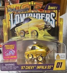 Car Tuned Lowriders Series 1 ’67 CHEVY IMPALA SS LED Lights New Excellent Card