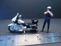 1:64 Scale figure Cop and Police Motorcycle Diorama Accessories V1 – metal 1:64