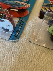 (10) Hotwheels HW City Lot, 2014, 2013 10 Cars With Some Corner Damage