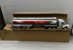 EXXON TOY TANKER TRUCK 1993 Rely on the Tiger Gas Station Oil Company Promotion