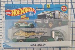 *FREE SHIP* BANK ROLLER Hot Wheels Super Rigs Diecast Vehicle