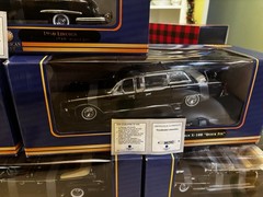 Full Set Die cast“Presidential Limousines” American Mint 1:24 With Certificate