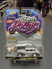 2004 Home Rollerz MOC 1:64 ’39 Chevy Master Deluxe Car Veterano & Flaco Jada Toy