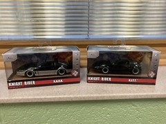 Set of 2 – Jada Toys Hollywood Rides Knight Rider KITT & KARR Diecast 1/32 Scale