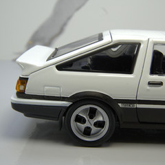 Toyota Sprinter Trueno AE86 Maisto – 1:24 Scale Diecast Model Car Initial D JDM