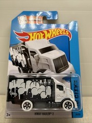 Hot Wheels HW City Series Hiway Hauler II Delivery Semi Truck 2013 Sealed New