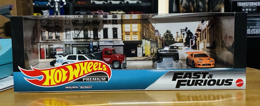 2020 Hot Wheels Premium Fast and Furious Diorama Real Riders 4 Model Set (GMH41)