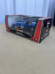 Bburago 1/24 Scale 1965 Shelby Cobra 427 Blue With White Stripes