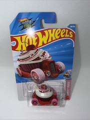 Hot Wheels Sweet Rides 4/5 Sweet Driver 196/250 Treasure Hunt New