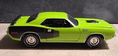 Testors Diecast 1971 Plymouth Hemi ‘Cuda 1:24 scale assembled model.