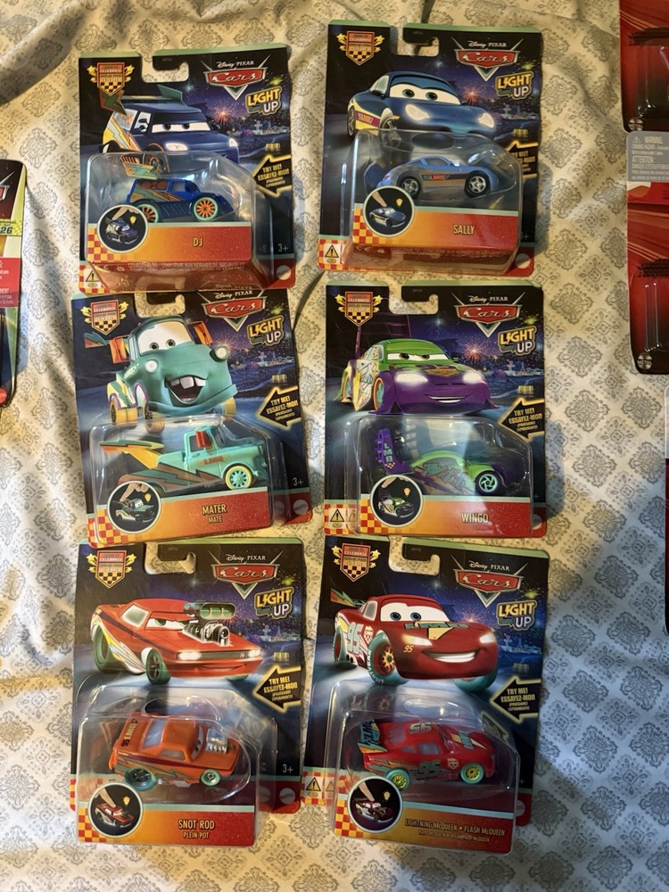 DISNEY PIXAR CARS 1/64 PLASTIC 2026 RACE TO CELEBRATE LIGHT UP 6 CAR SET NEW!