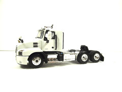 1/64 MACK ANTHEM TANDEM AXLE DAY CAB