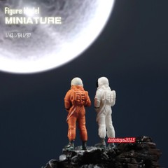 2pcs 1/43 Astronaut Male Doll Scene Miniatures Figure For Cars Vehicle Model Toy