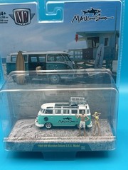 M2 MACHINES 2024 DIORAMA, 1959 VW MICROBUS DELUXE USA MODEL Maui And Sons (L