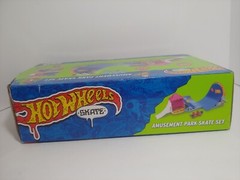 Hot Wheels Tony Hawk Amusement Park Skate Set with Exclusive Board & Shoes 2022