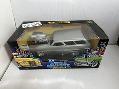 FUNLINE ORIGINAL MUSCLE MACHINES 1965 CHEVELLE WAGON 1:18 DIECAST MODEL CAR #31