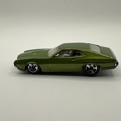 Hot Wheels 1/64 ‘72 Ford Gran Torino Sport Green