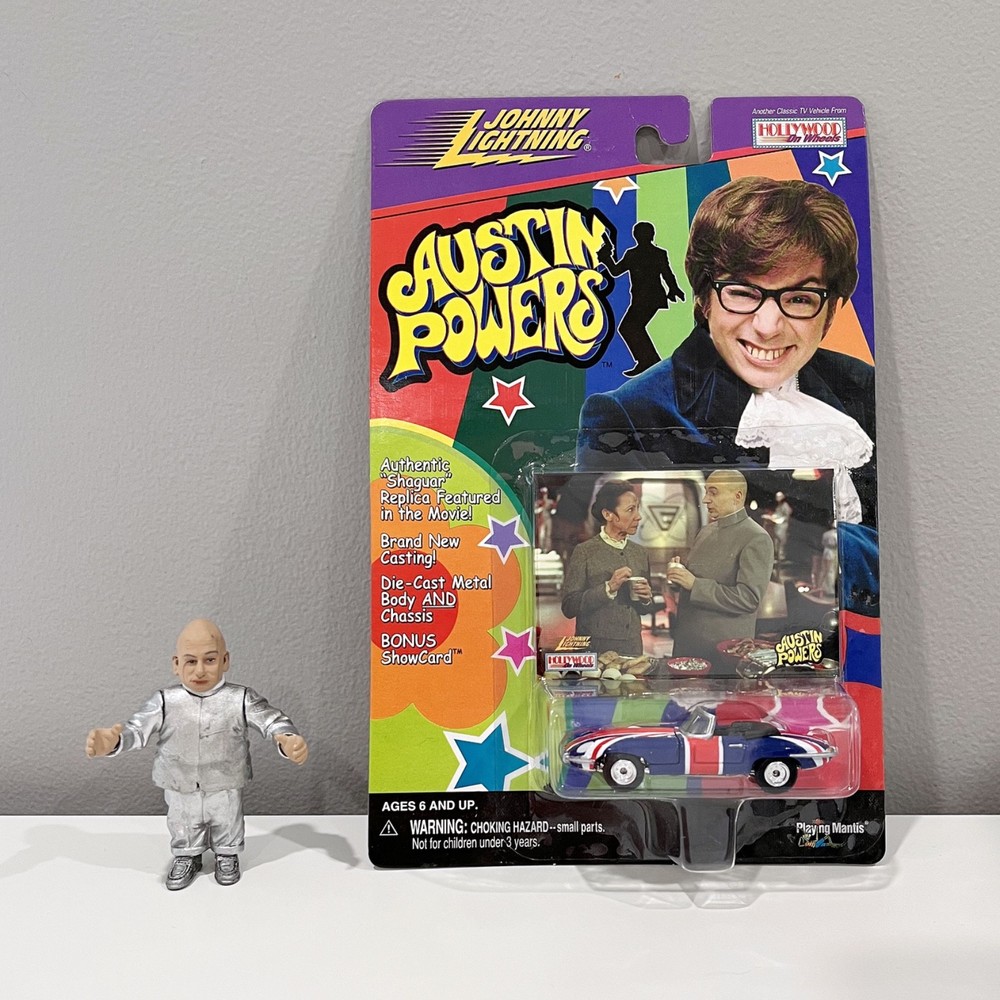 Austin Powers E-Type Jaguar Car, Johnny Lightning. Mint 1:64 Diecast + Mini Me