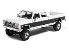 1978 CHEVROLET SIVERADO K30 PICKUP WHITE & BLACK 1/64 MODEL BY IXO IAPR1012