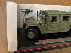 Vintage 1:18 Maisto Military Humvee Olive Drab Green in box w/accessories. 1998