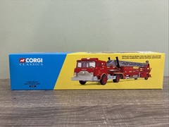 Corgi Classics 52101 Mack CF Aerial Ladder Long Beach Fire Dept Truck
