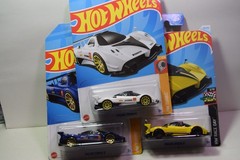 HOT WHEELS LOT OF 3 PAGANI ZONDA R WHITE,BLUE & YELLOW NEW AS PICTURE