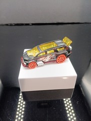 2014 Hot Wheels Nitro Tailgater Black/ Gold/ Red Free Shipping! T2065