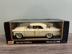 Maisto 1:18 1956 Chrysler 300B – Special Edition – White Diecast Model Car