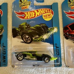 (10) Hotwheels HW City Lot, 2014, 2013 10 Cars With Some Corner Damage