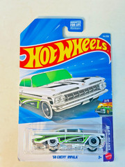 Hot Wheels ’59 Chevy Impala #44 White Layin’ Low Series
